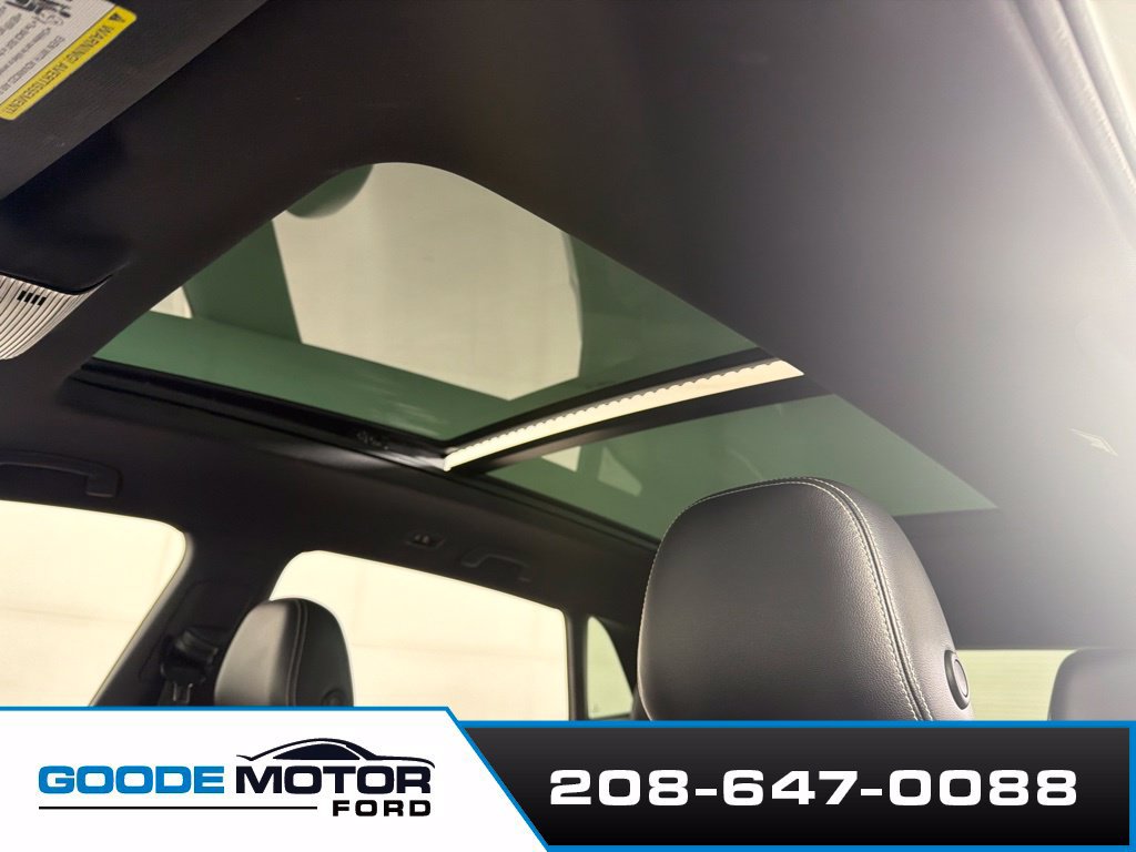Used 2024 Volkswagen Atlas Cross Sport SEL R-Line AWD/4WD image 18