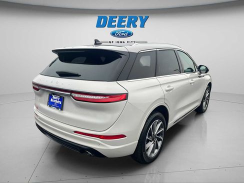 Used 2024 Lincoln Corsair Grand Touring image 8