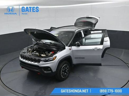 Used 2024 Jeep Compass Trailhawk AWD/4WD image 52