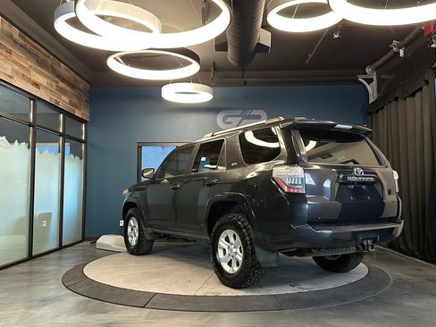 Used 2021 Toyota 4Runner SR5 AWD/4WD image 5