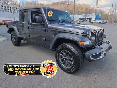 Used 2023 Jeep Gladiator Sport w/ Off Road Group