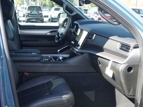 New 2026 Jeep Grand Wagoneer L Limited AWD/4WD image 31