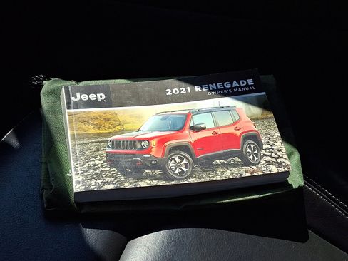 Used 2021 Jeep Renegade Limited AWD/4WD image 25
