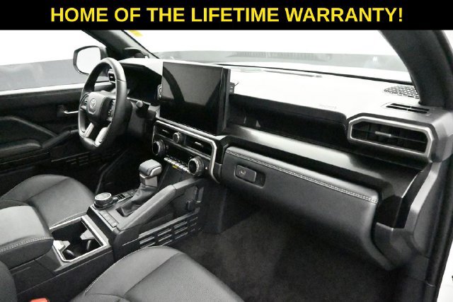 Used 2025 Toyota 4Runner Limited AWD/4WD image 42