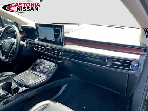 Used 2022 Lincoln Nautilus Reserve w/ Monochromatic Package image 39