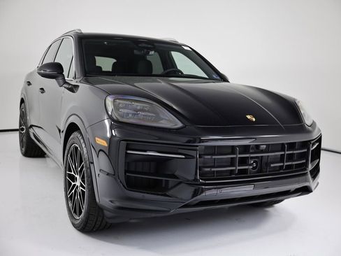 New 2026 Porsche Cayenne AWD/4WD image 9