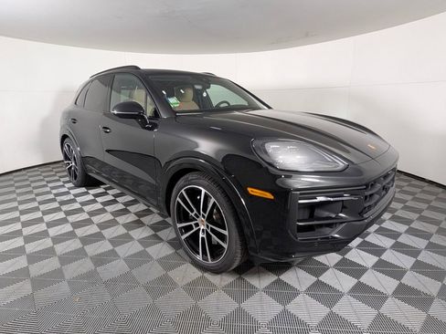 New 2026 Porsche Cayenne GTS image 9