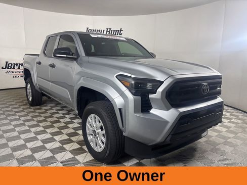 Used 2025 Toyota Tacoma SR w/ SR Upgrade Package RWD image 4