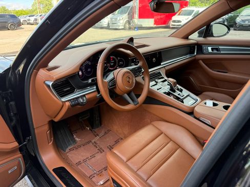 Used 2023 Porsche Panamera 4 Platinum Edition AWD/4WD image 19
