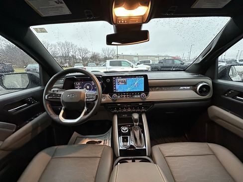 Used 2024 Chevrolet Colorado ZR2 w/ ZR2 Bison Edition image 3