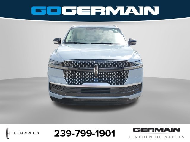New 2027 Lincoln Navigator Premiere RWD image 3