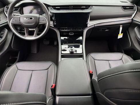 New 2026 Jeep Grand Cherokee L Limited AWD/4WD image 18