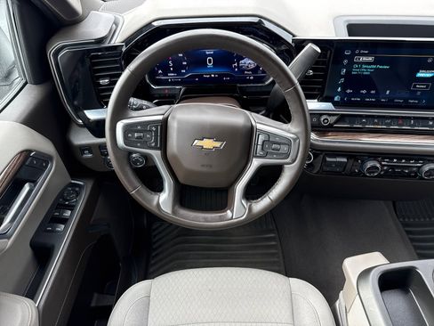 Used 2025 Chevrolet Silverado 1500 LT image 14