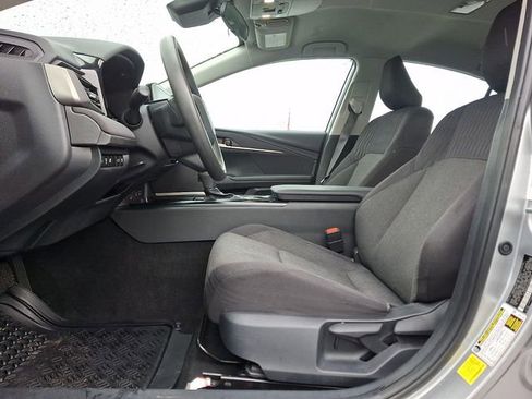 Used 2025 Toyota Camry LE image 13