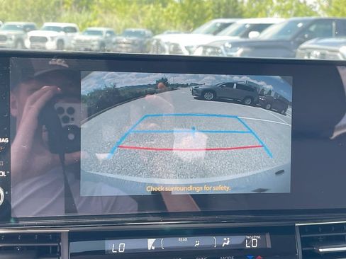 Used 2026 Toyota Sienna XLE FWD image 6
