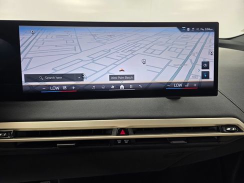Used 2024 BMW iX xDrive50 w/ Sport Package AWD/4WD image 23