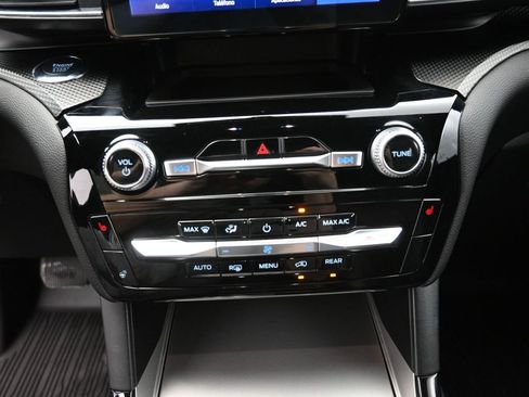 Used 2023 Ford Explorer ST image 9