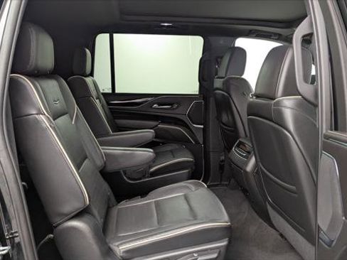Used 2023 Cadillac Escalade ESV Sport AWD/4WD image 19