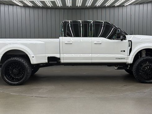 Used 2025 Ford F450 Platinum w/ Camper Package image 6