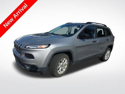 Used 2015 Jeep Cherokee Sport w/ Sport Appearance Group