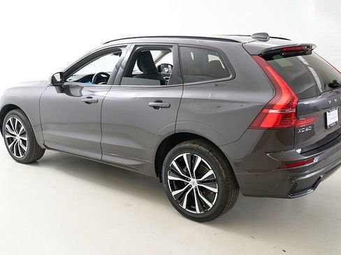 Certified 2025 Volvo XC60 B5 Plus AWD/4WD image 8