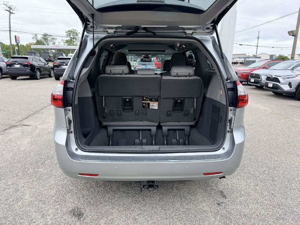 Certified 2020 Toyota Sienna XLE w/ XLE Navigation Package AWD/4WD image 15