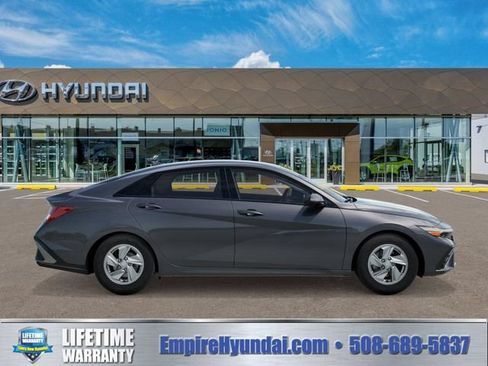 New 2026 Hyundai Elantra SE FWD image 7