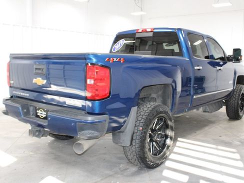 Used 2019 Chevrolet Silverado 2500 High Country w/ Duramax Plus Package AWD/4WD image 9