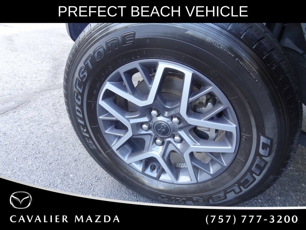 Used 2025 Jeep Wrangler Unlimited Sahara AWD/4WD image 34