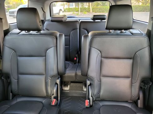 Used 2018 GMC Acadia SLT image 16