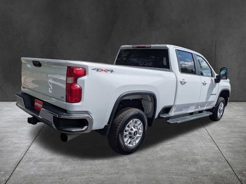 Used 2025 Chevrolet Silverado 2500 LT w/ Convenience Package AWD/4WD image 5