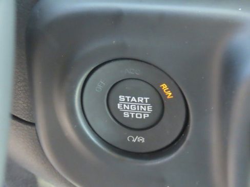 Used 2022 Jeep Wrangler Unlimited Sahara w/ Cold Weather Group AWD/4WD image 27