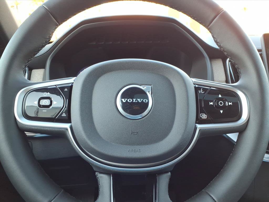 New 2026 Volvo XC90 T8 Plus w/ Protection Package Premier AWD/4WD image 23