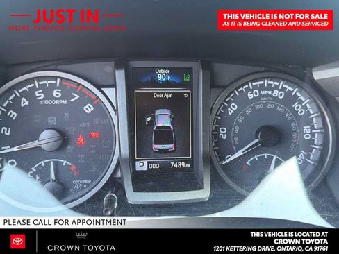 Used 2023 Toyota Tacoma TRD Off-Road w/ Black Out Package (TMS) AWD/4WD image 9