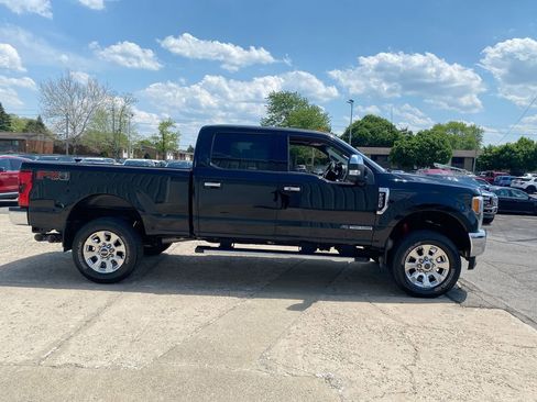 Used 2017 Ford F250 Lariat w/ Lariat Ultimate Package AWD/4WD image 9
