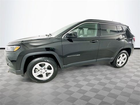 Used 2023 Jeep Compass Latitude w/ Convenience Group image 4