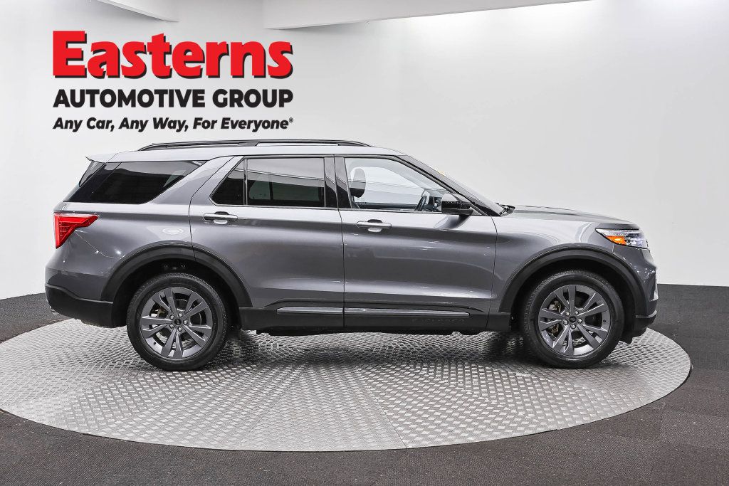 Used 2022 Ford Explorer XLT w/ Equipment Group 202A AWD/4WD image 6