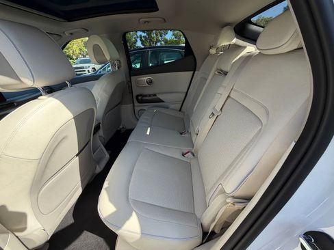 Used 2023 Genesis GV60 Advanced AWD/4WD image 5