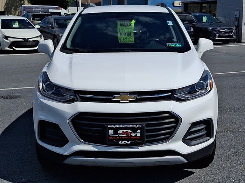 Used 2020 Chevrolet Trax LT w/ LT Convenience Package AWD/4WD image 2