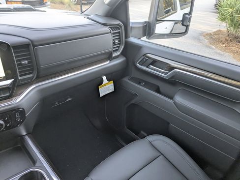 New 2026 Chevrolet Silverado 2500 LT w/ All Star Edition AWD/4WD image 18