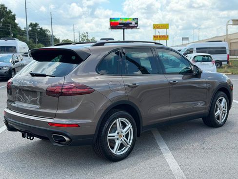 Used 2016 Porsche Cayenne AWD/4WD image 4
