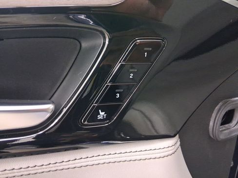 Used 2023 Acura MDX SH-AWD w/ Advance Package image 12