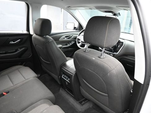 Used 2020 Chevrolet Traverse LT FWD image 44
