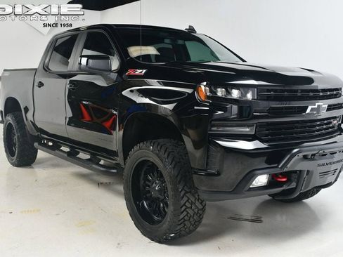 Used 2021 Chevrolet Silverado 1500 LT Trail Boss w/ Convenience Package II image 1