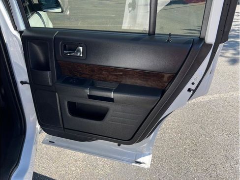 Used 2019 Ford Flex Limited image 17