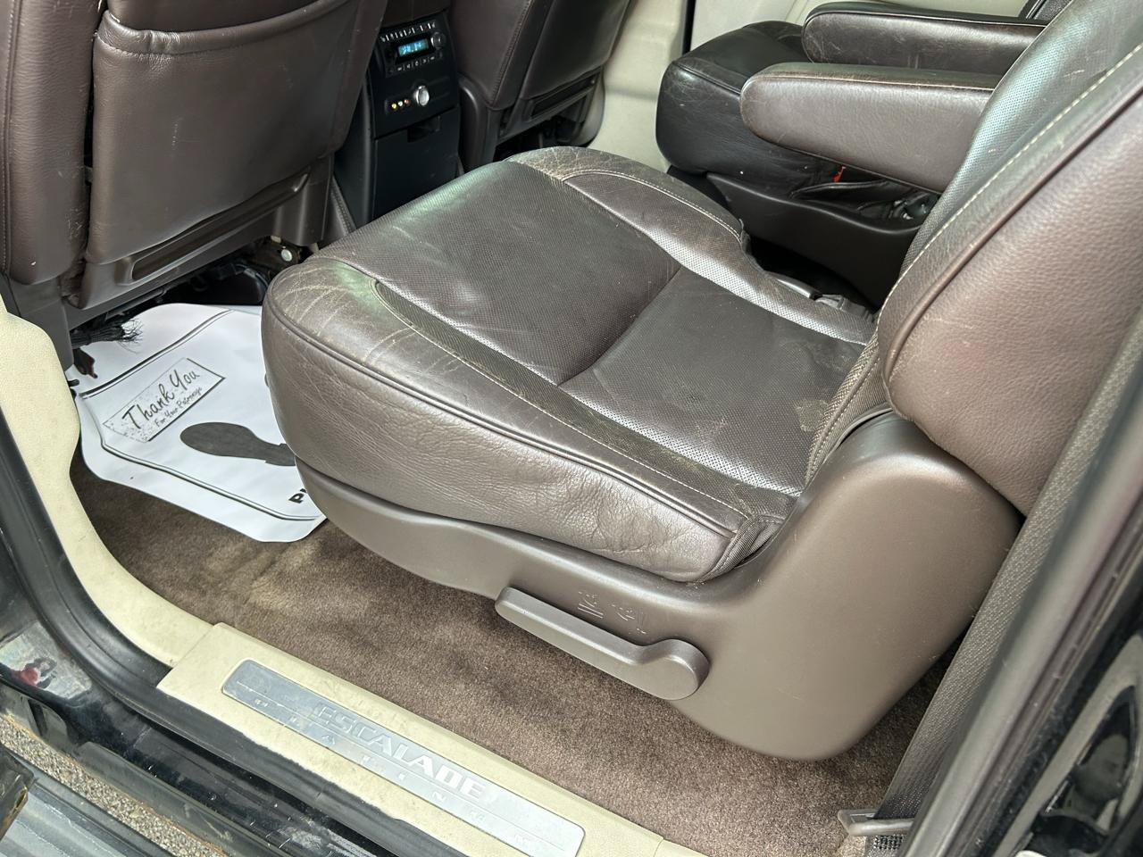 Used 2011 Cadillac Escalade ESV Platinum AWD/4WD image 9