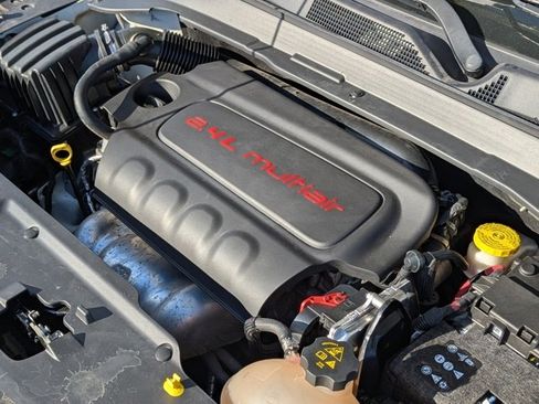 Used 2017 Jeep Compass Latitude w/ Popular Equipment Group image 41