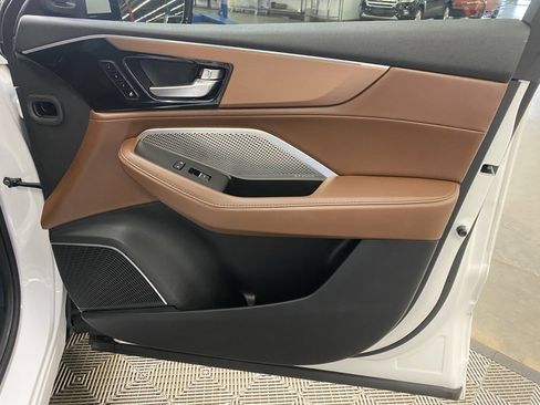 Used 2023 Acura MDX SH-AWD w/ Technology Package image 21