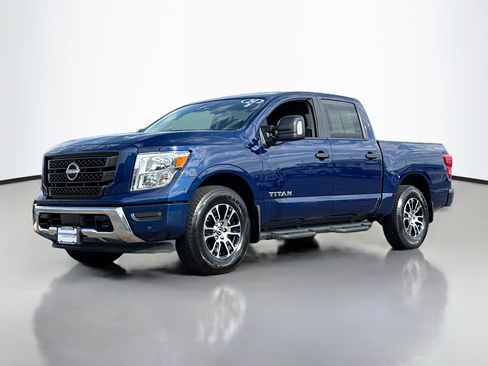 Used 2024 Nissan Titan SV w/ SV Convenience Package AWD/4WD image 14
