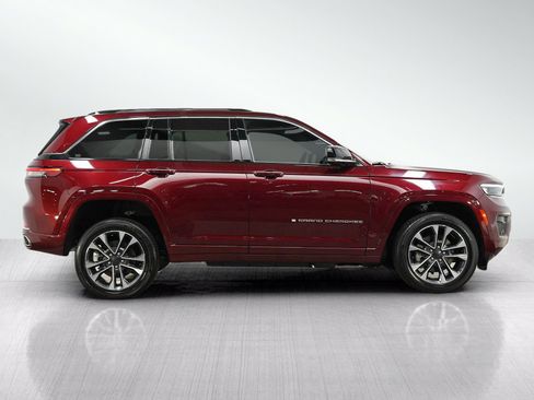 Used 2023 Jeep Grand Cherokee Overland w/ Luxury Tech Group IV AWD/4WD image 6